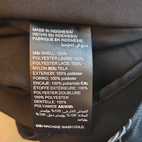 White House Black Market Black and White Floral Blouse - Picture 7 of 8